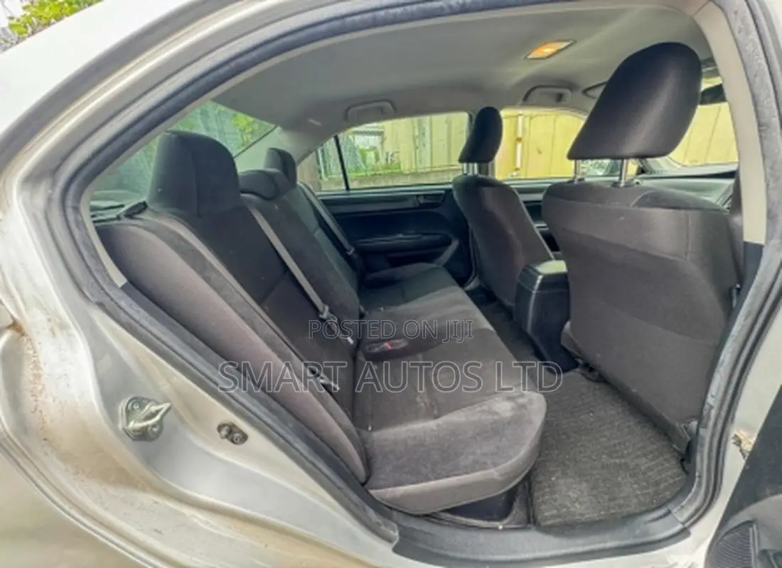 Toyota Axio 1.5 Hybrid 2WD 2019 Silver