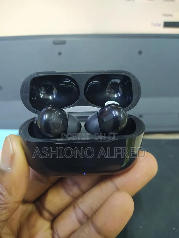 Wireless Earphones - main view