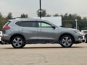 Nissan X-Trail 2018 Gray