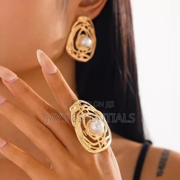 Elegant Bracelet and Ring Sets - thumbnail 9
