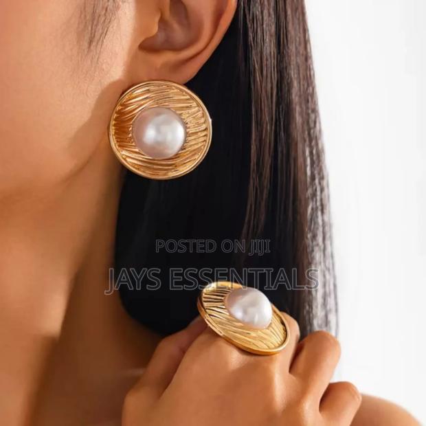 Elegant Bracelet and Ring Sets - thumbnail 10