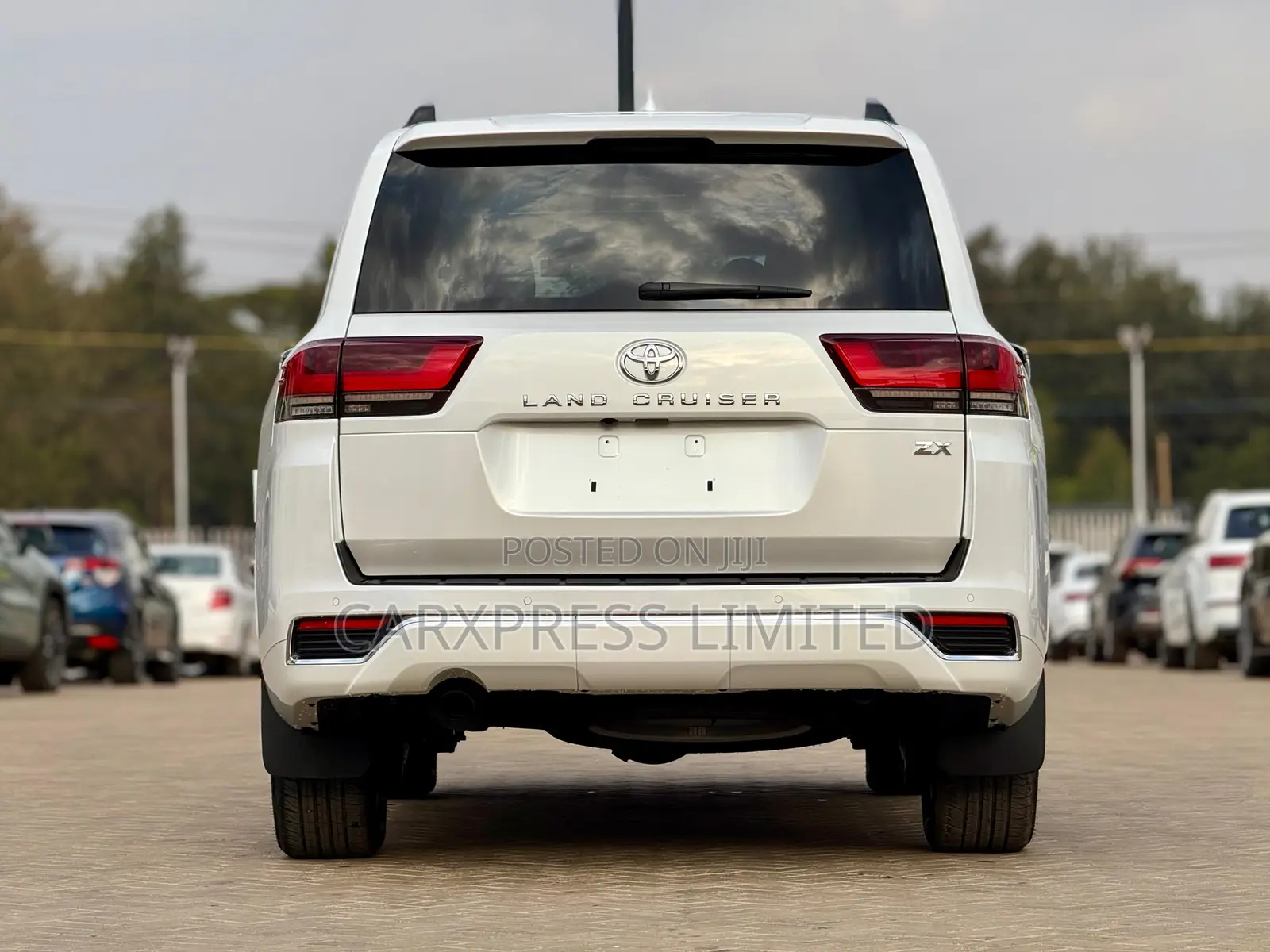 Toyota Land Cruiser 2021 White