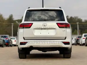 Toyota Land Cruiser 2021 White