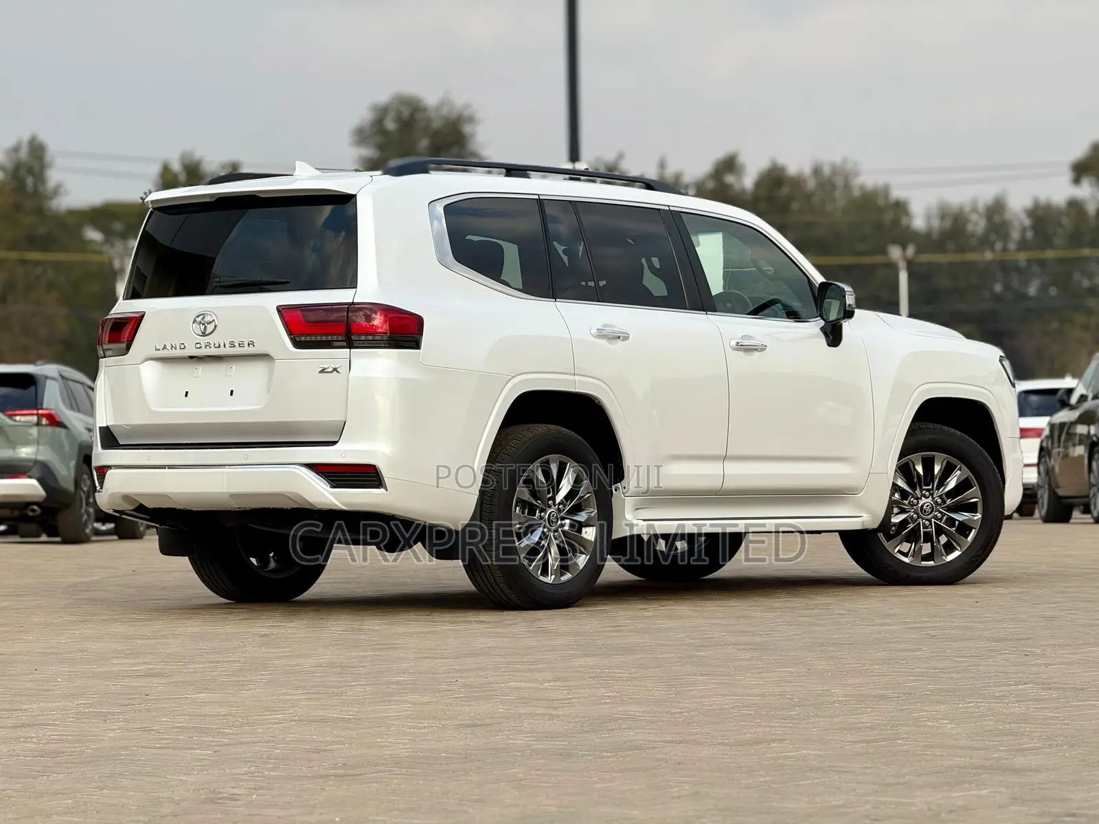 Toyota Land Cruiser 2021 White