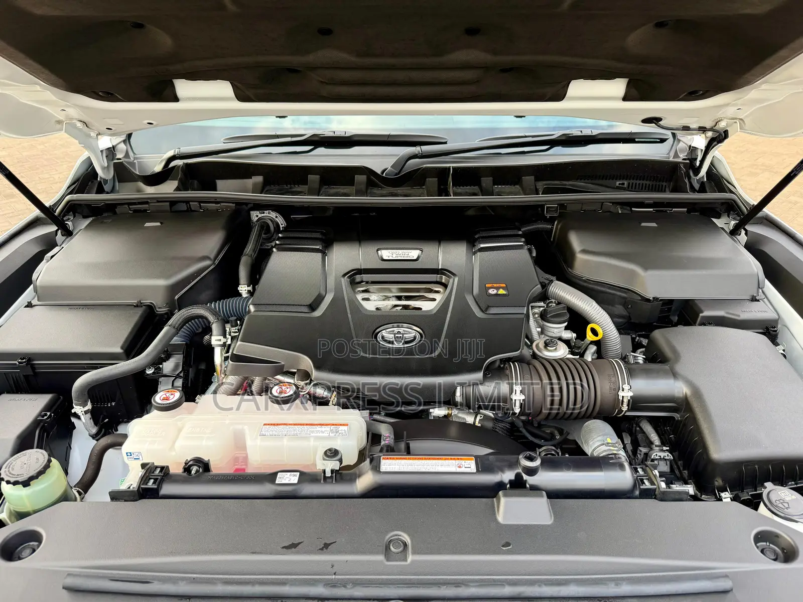 Toyota Land Cruiser 2021 White