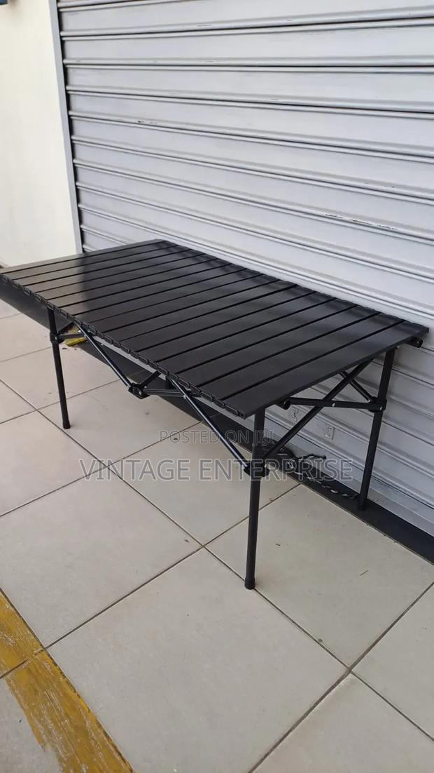 Foldable Table - thumbnail 2
