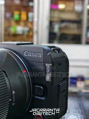 Canon Eos R50v Mirrorless Camera Rf-S 14-30mm F/4.5-6.3 STM
