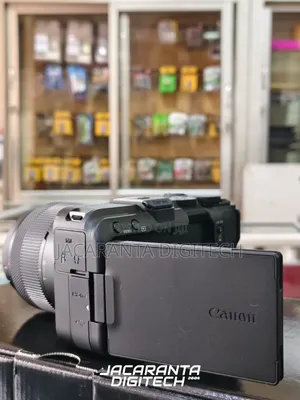 Canon Eos R50v Mirrorless Camera Rf-S 14-30mm F/4.5-6.3 STM