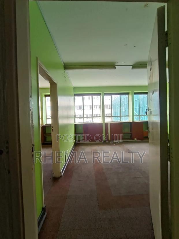 Office to Let - main view