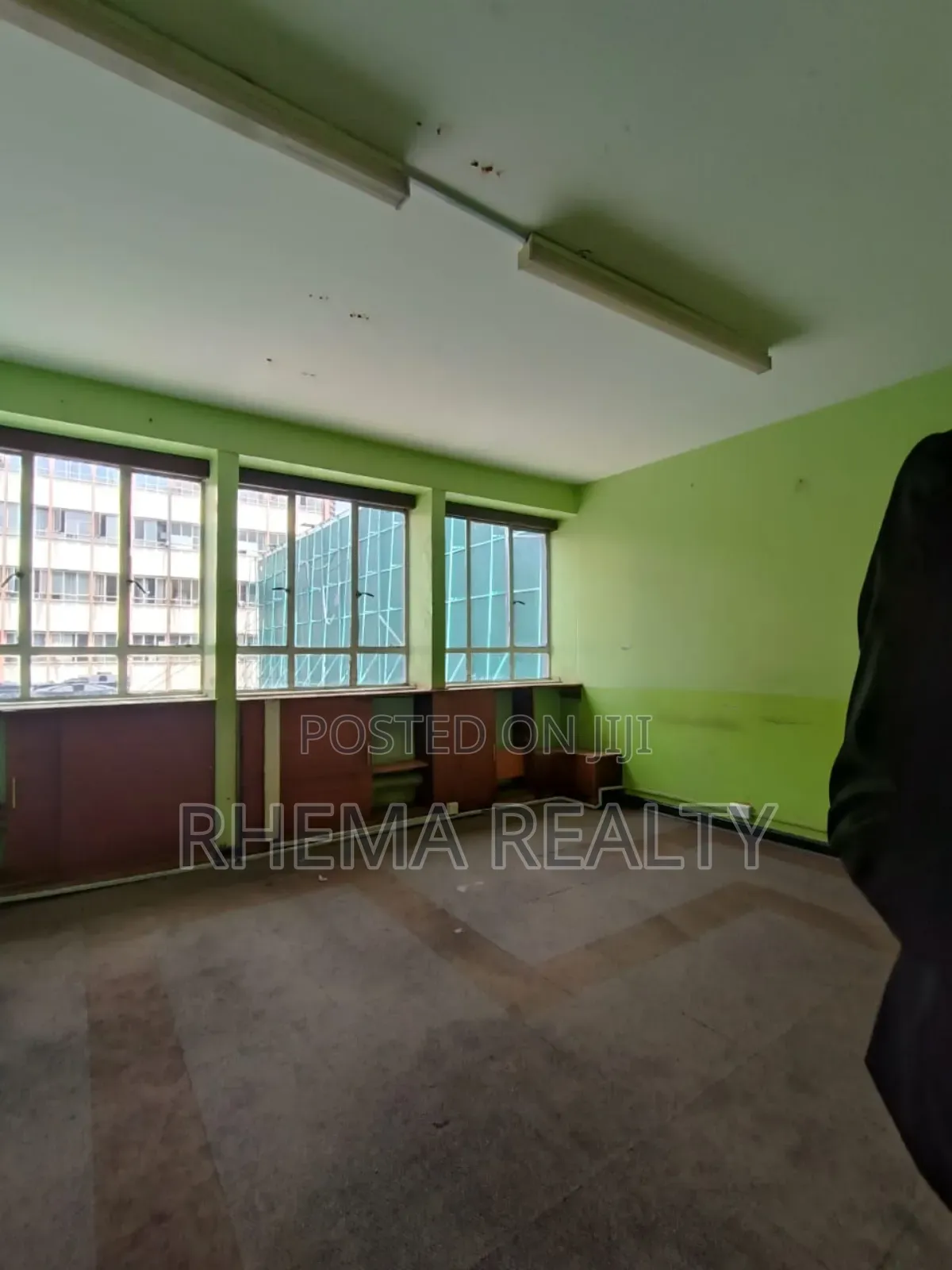 Office to Let