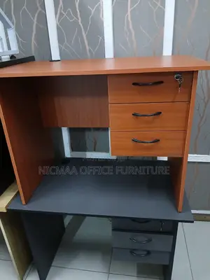 3-Drawer Design With Lockable Storage Advanced Desk