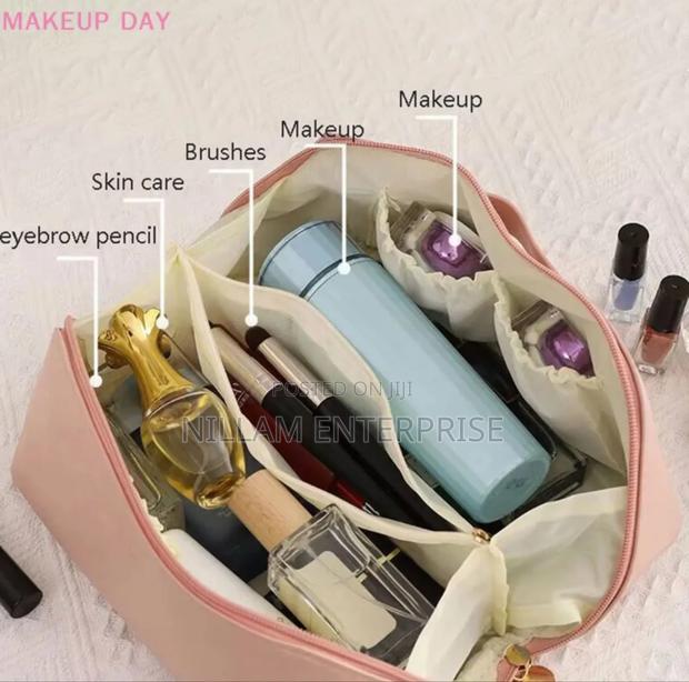 Large Capacity Cosmetic Bag Makeup Organizer* - thumbnail 3