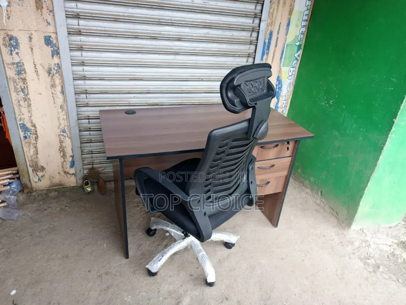 Modern Premium Desk and Office Chair