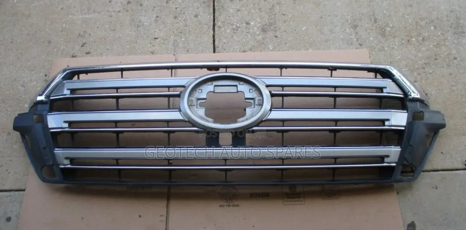Land Cruiser V8 Fj 200 Front Grill