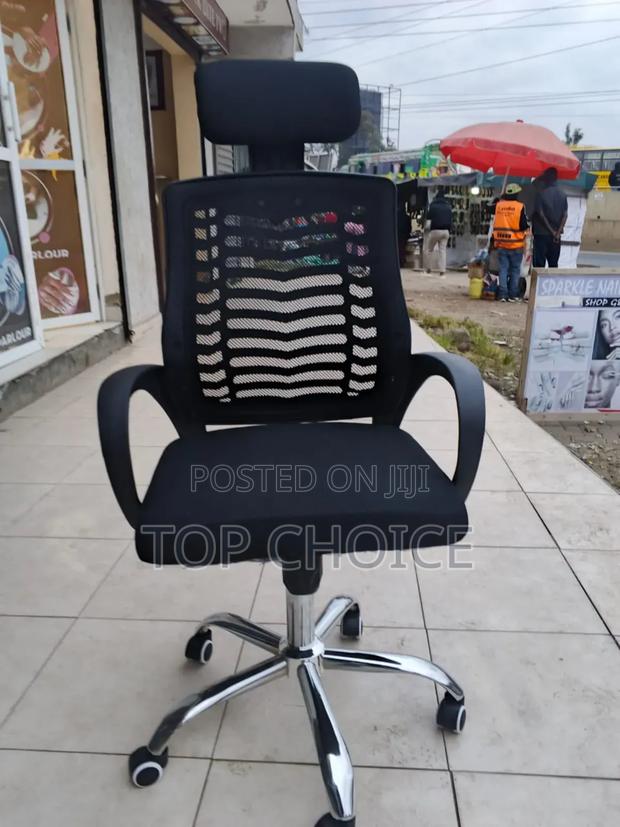 Scalable Modern Headrest Chair
