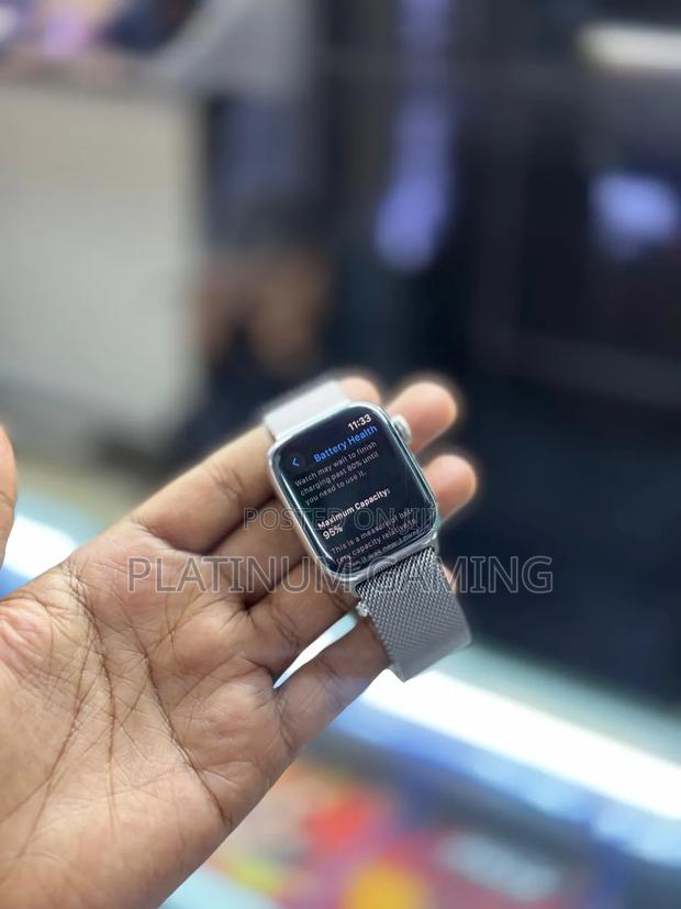 Apple Watch Series 8 - thumbnail 2