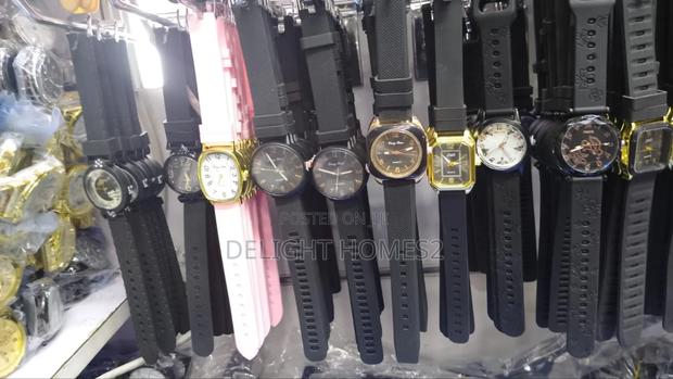 Ladies Silicon Straps Watch_che