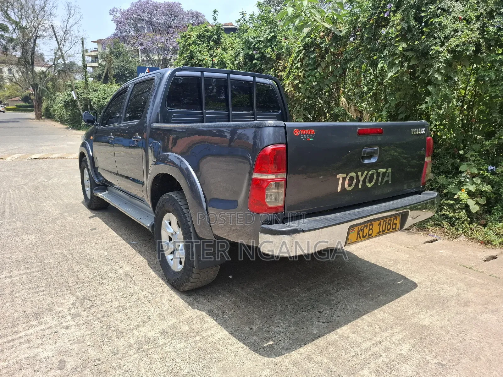 Toyota Hilux 2014 Gray