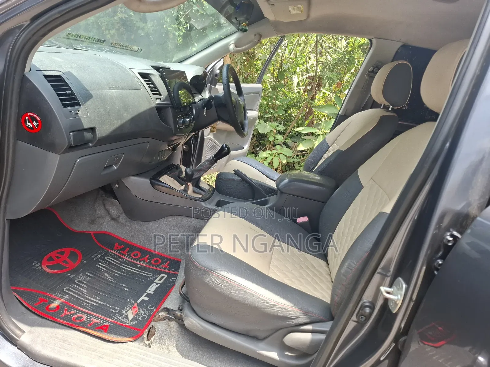 Toyota Hilux 2014 Gray