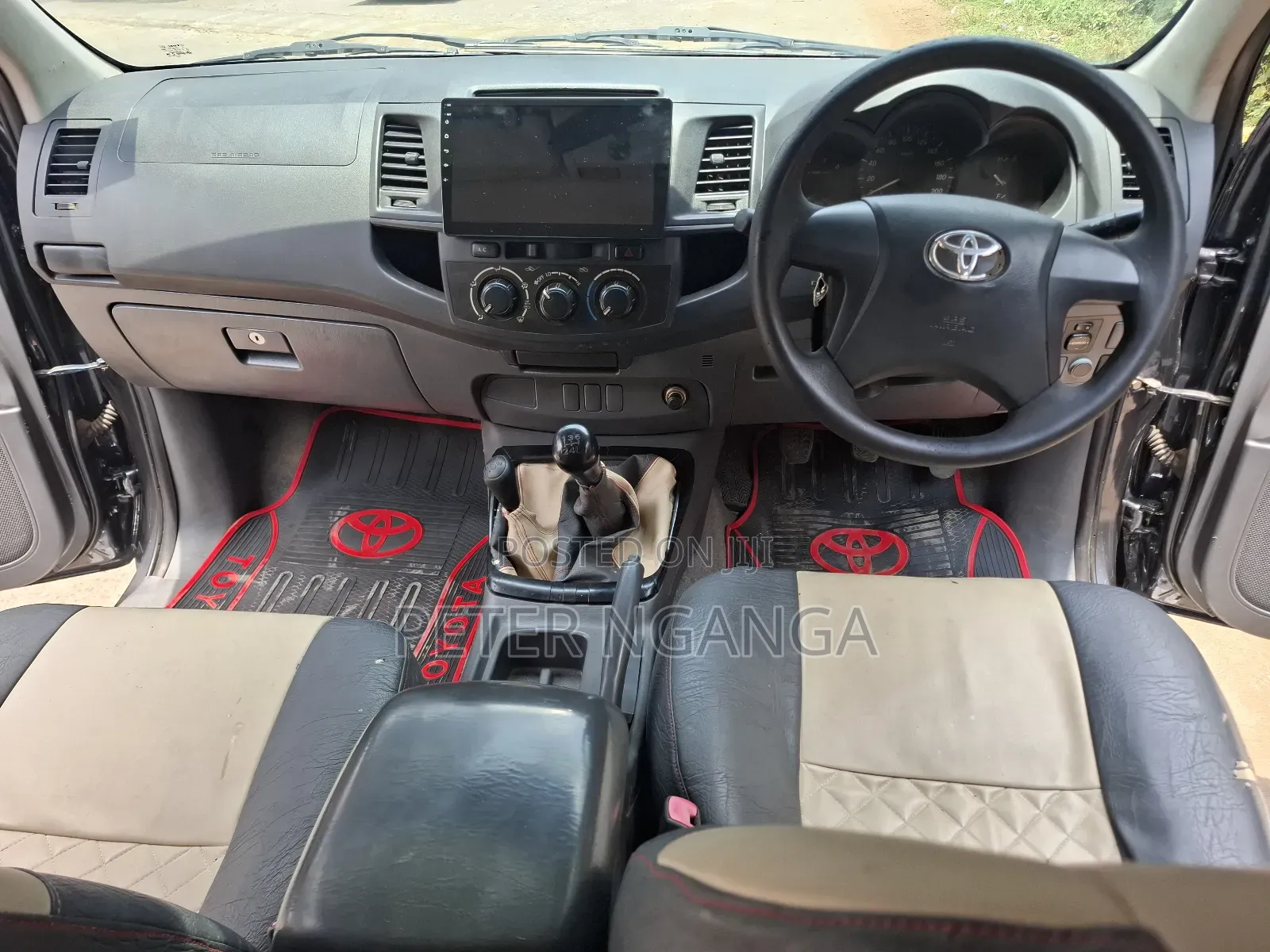 Toyota Hilux 2014 Gray