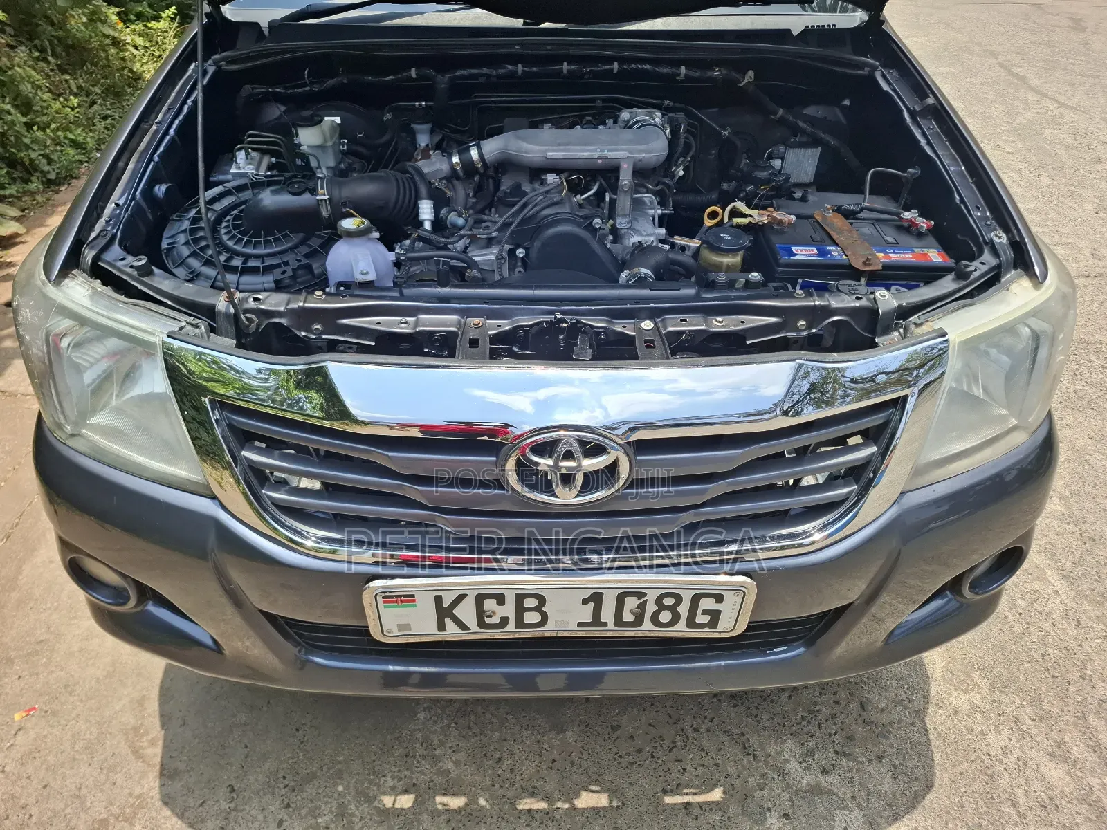 Toyota Hilux 2014 Gray