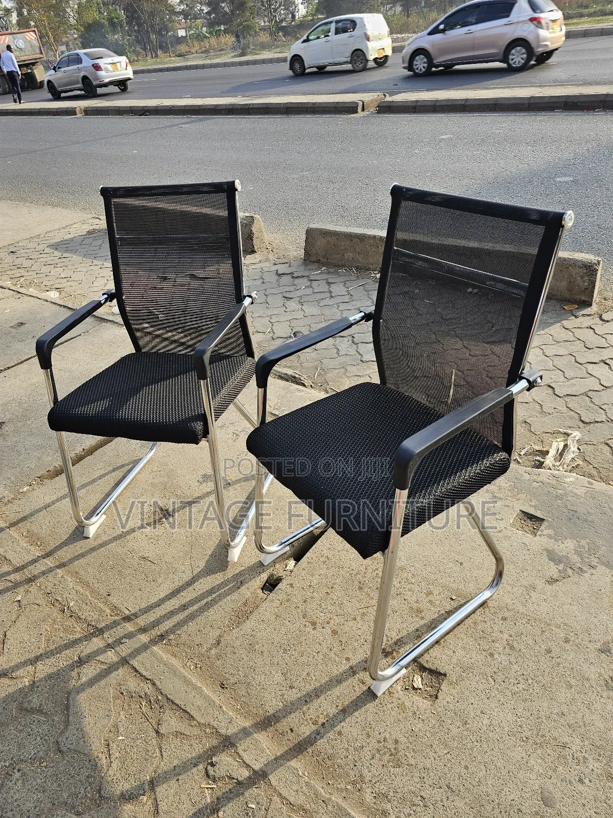 Waiting Chairs R009^A