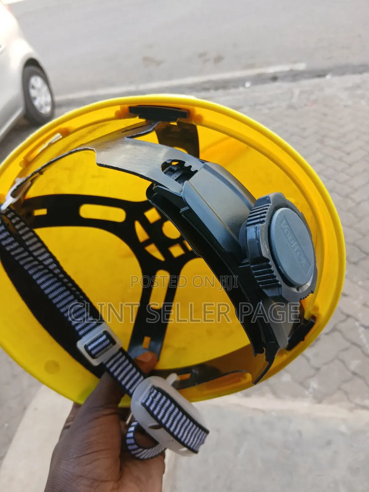 Head Protection Gear / Safety Helmet