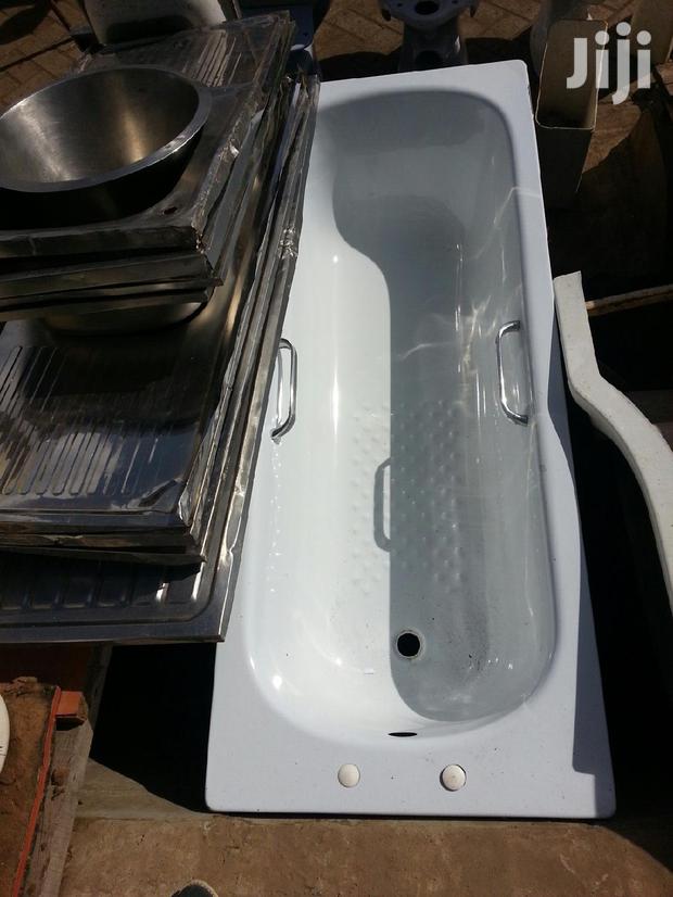 Metallic Bathtubs