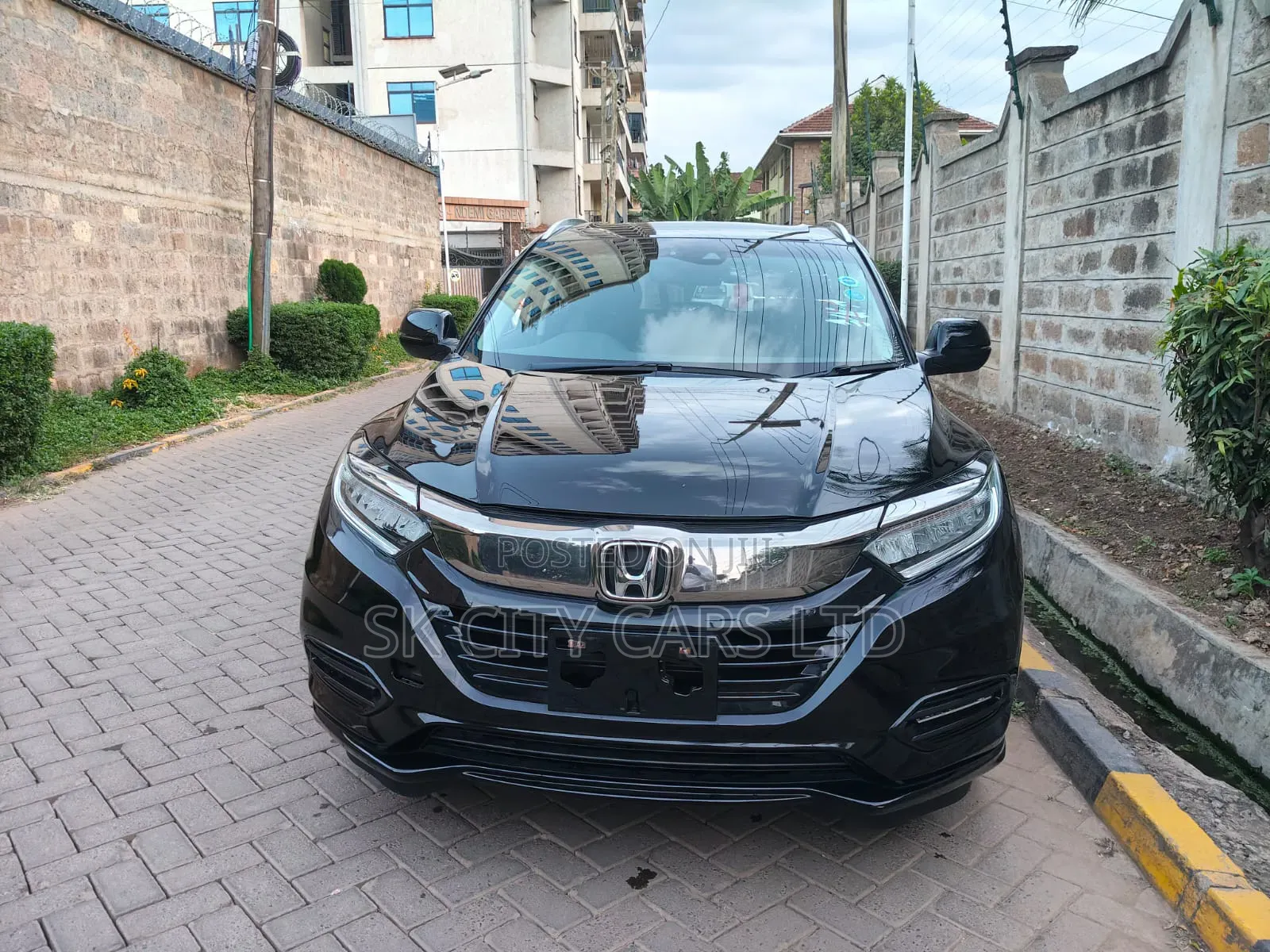 Honda Vezel 1.5 Hybrid 2WD 2018 Matt Black