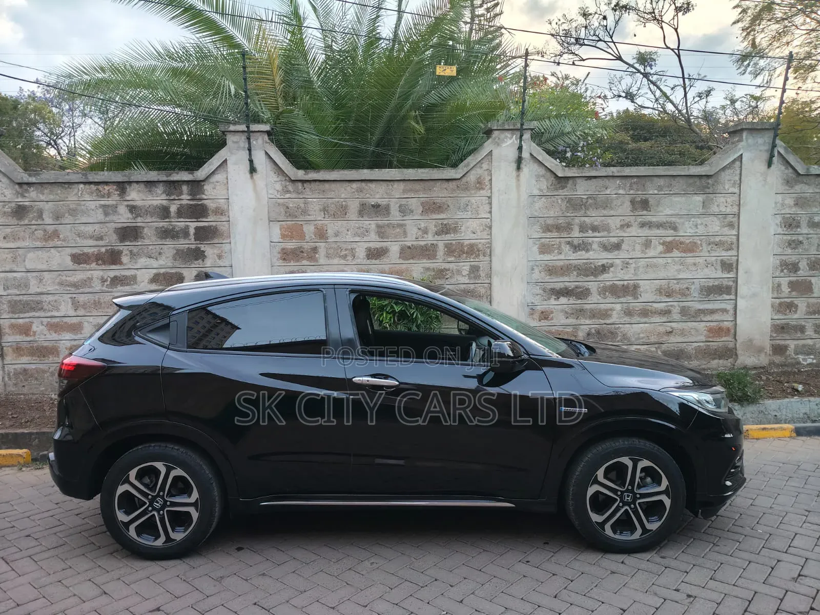 Honda Vezel 1.5 Hybrid 2WD 2018 Matt Black