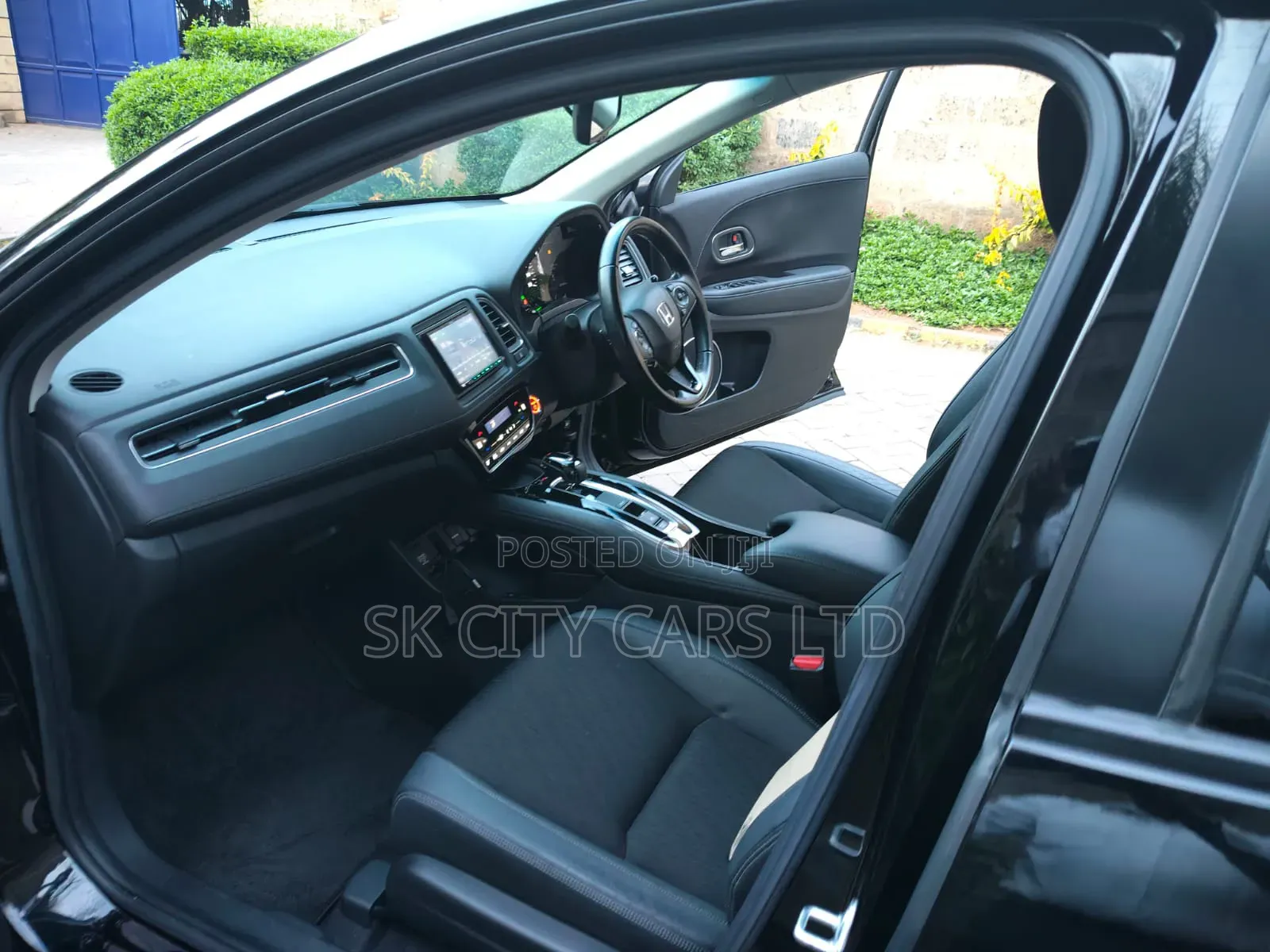 Honda Vezel 1.5 Hybrid 2WD 2018 Matt Black