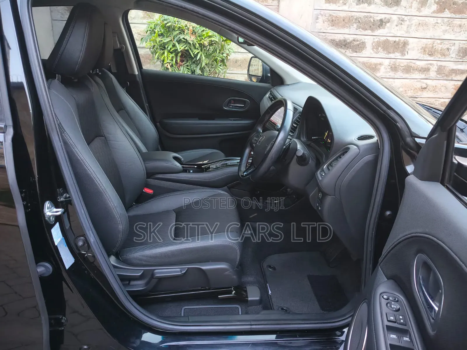 Honda Vezel 1.5 Hybrid 2WD 2018 Matt Black