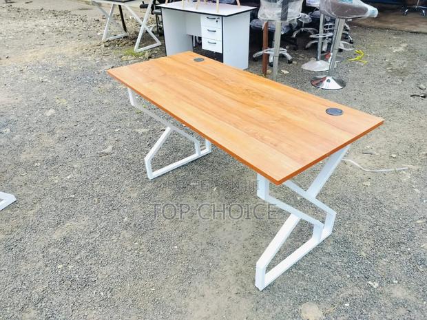 Elegant Comfort Working Table - main view