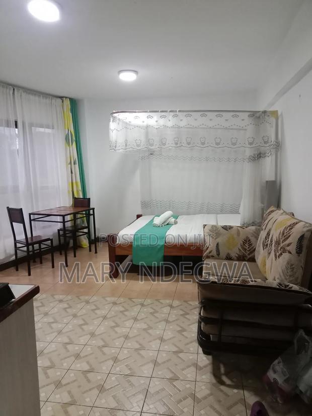 Airbnb Studio in Ngara With Rooftop Pool and Cityview
