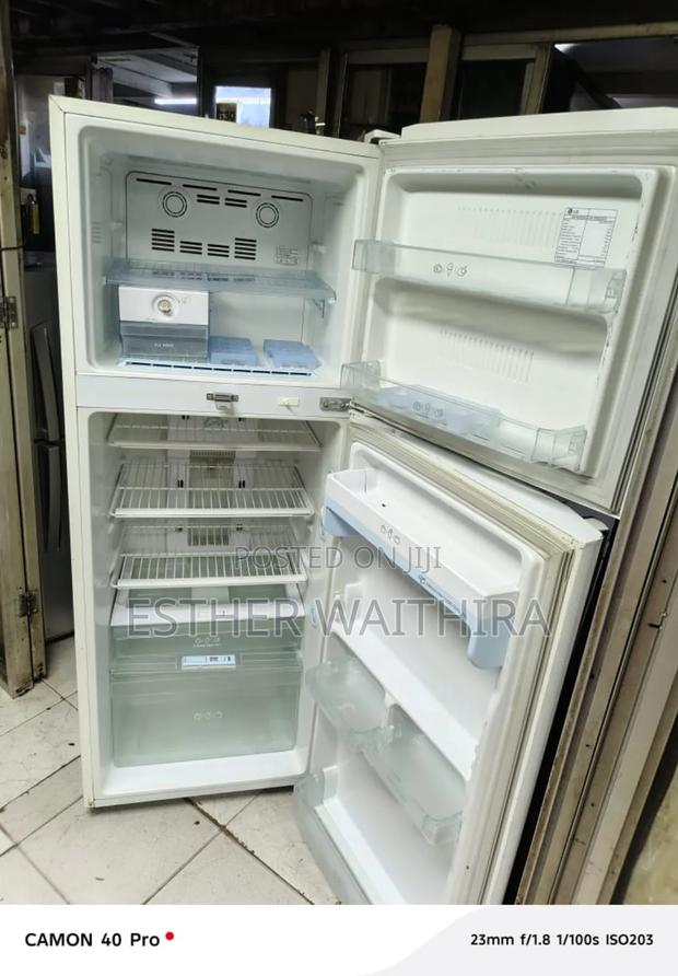 Pure White Lg Double Door Fridge - thumbnail 3