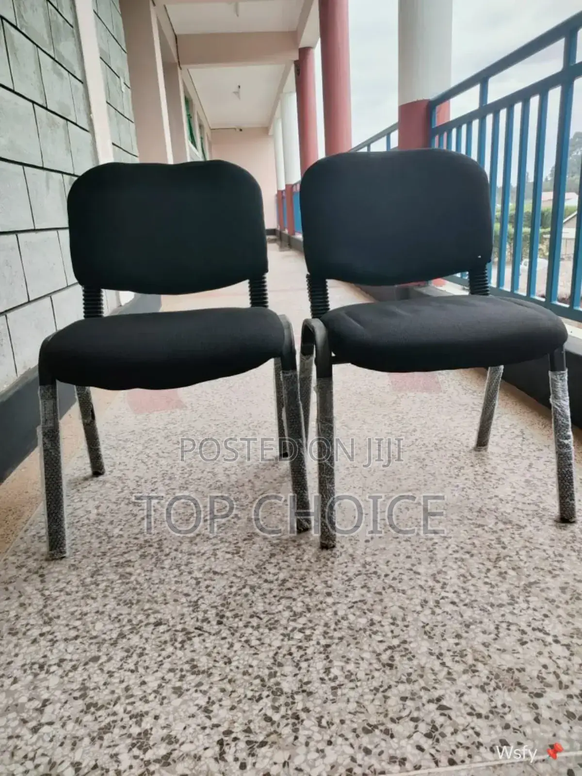 Pure Black Durable Tosca Chair