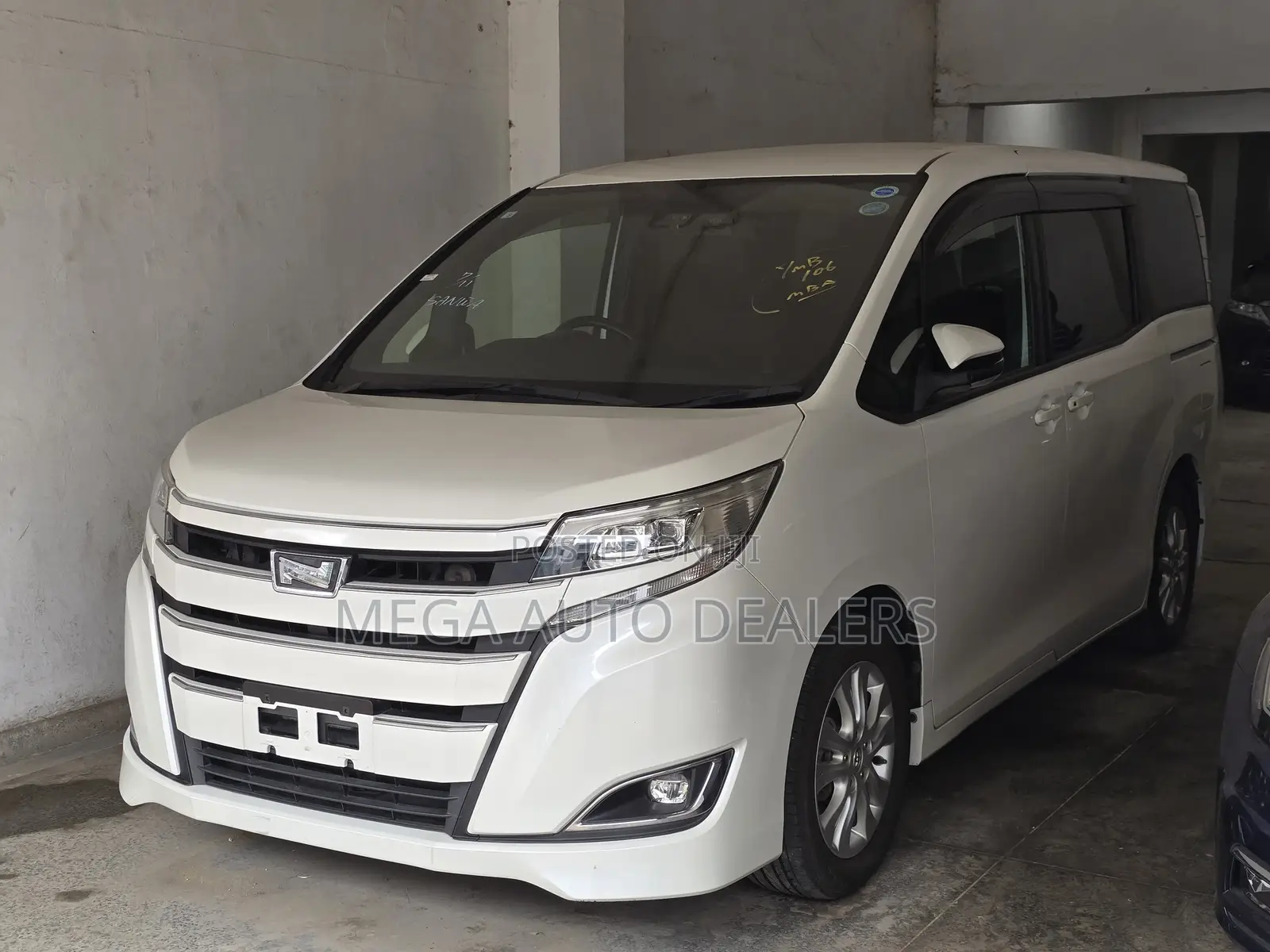 Toyota Noah 2018 White