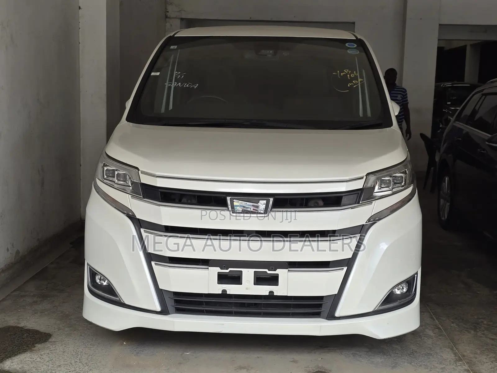 Toyota Noah 2018 White