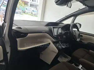 Toyota Noah 2018 White