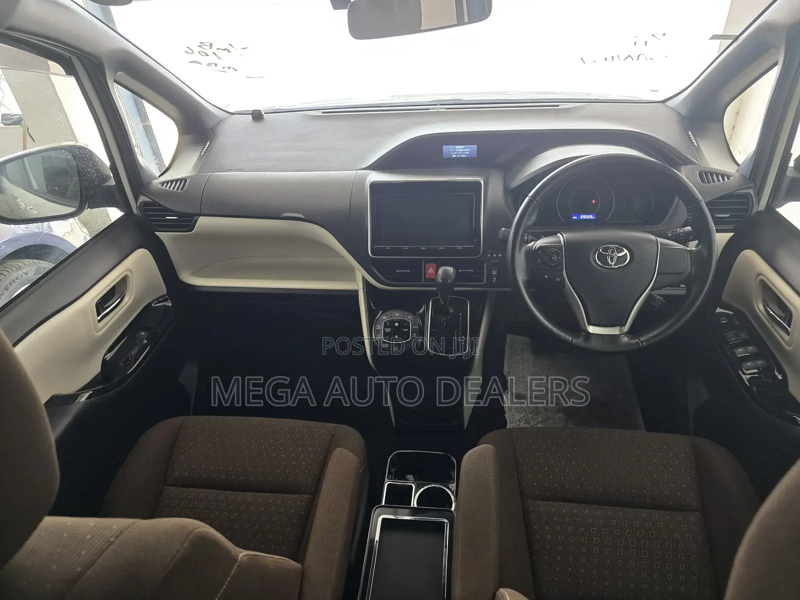 Toyota Noah 2018 White