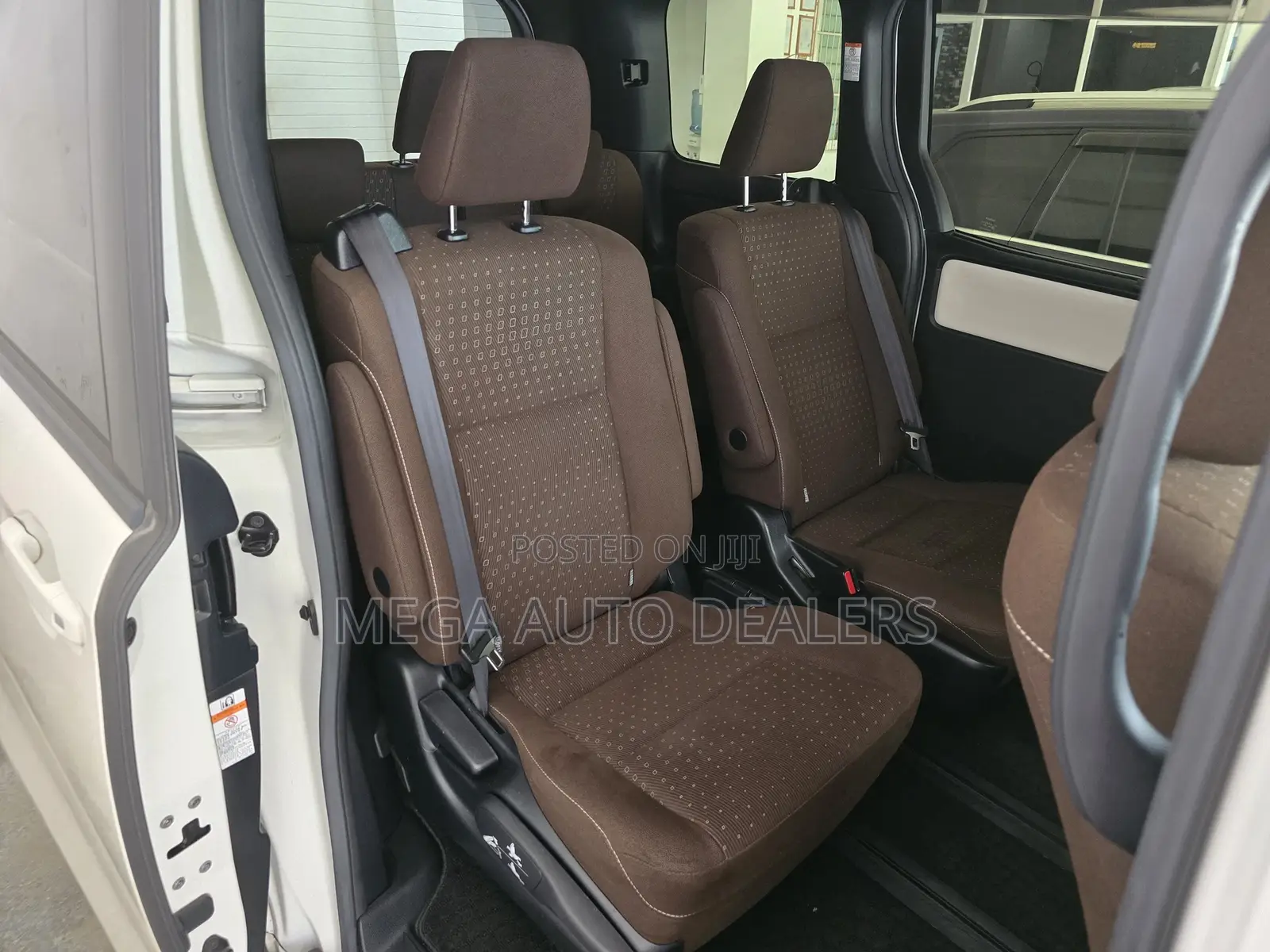 Toyota Noah 2018 White