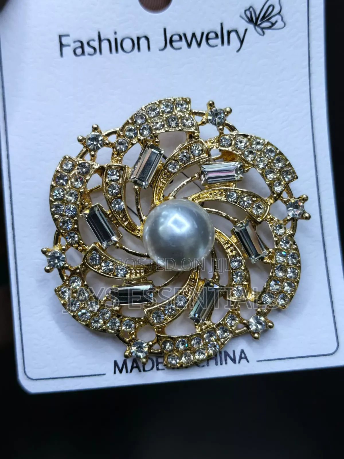 Classy Brooch Pins