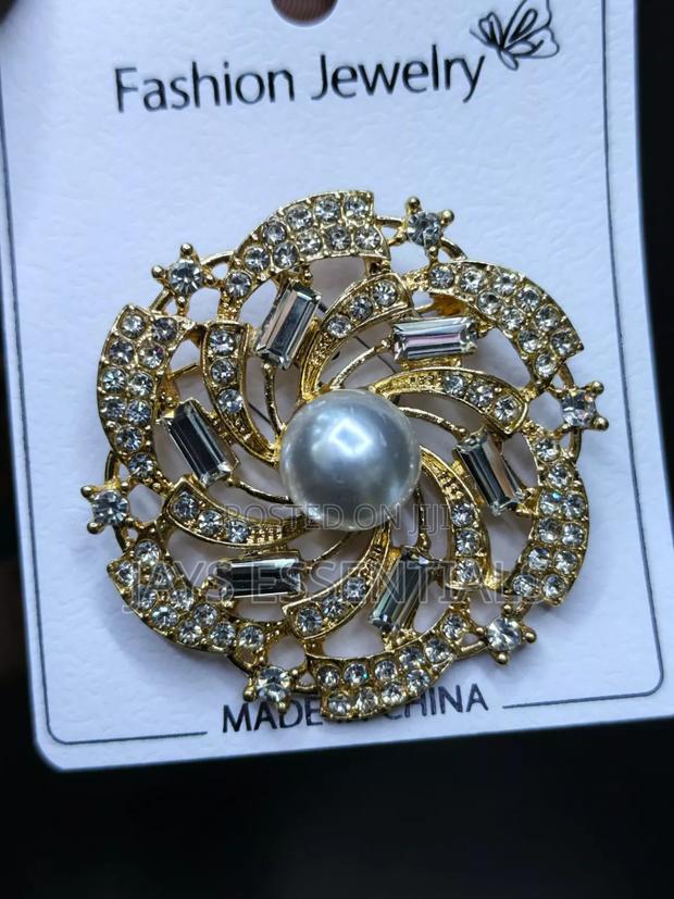 Classy Brooch Pins - thumbnail 10