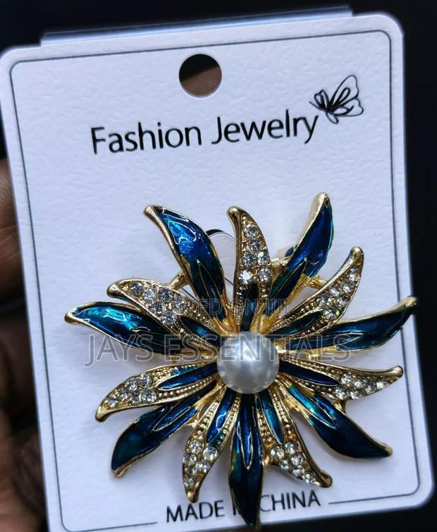 Classy Brooch Pins - thumbnail 16