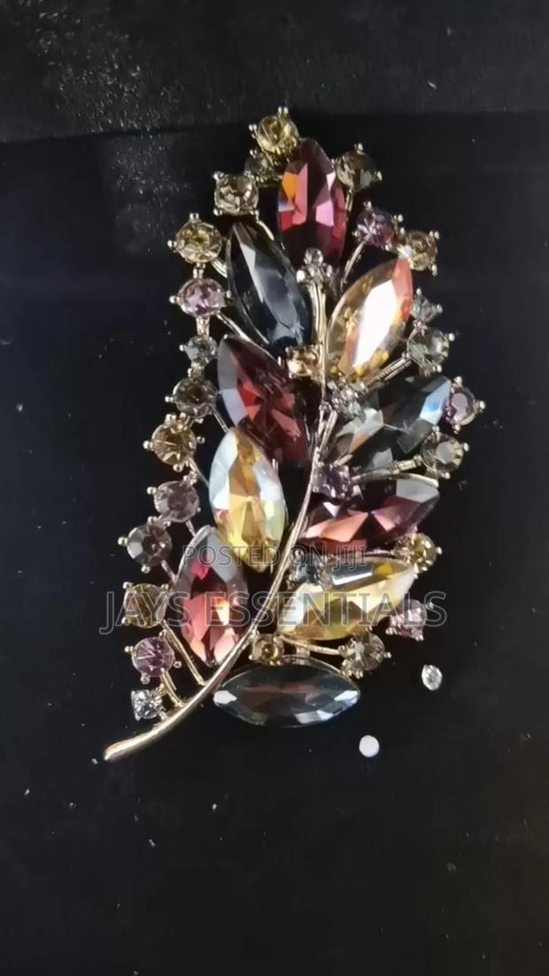 Classy Brooch Pins - thumbnail 19