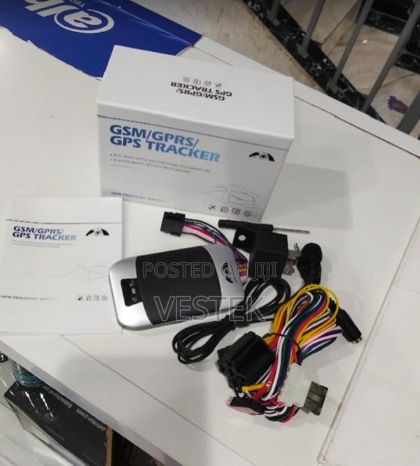 GPS Tracker Tk303 Remotely Cut Off Engine Power Car Tracker - main view