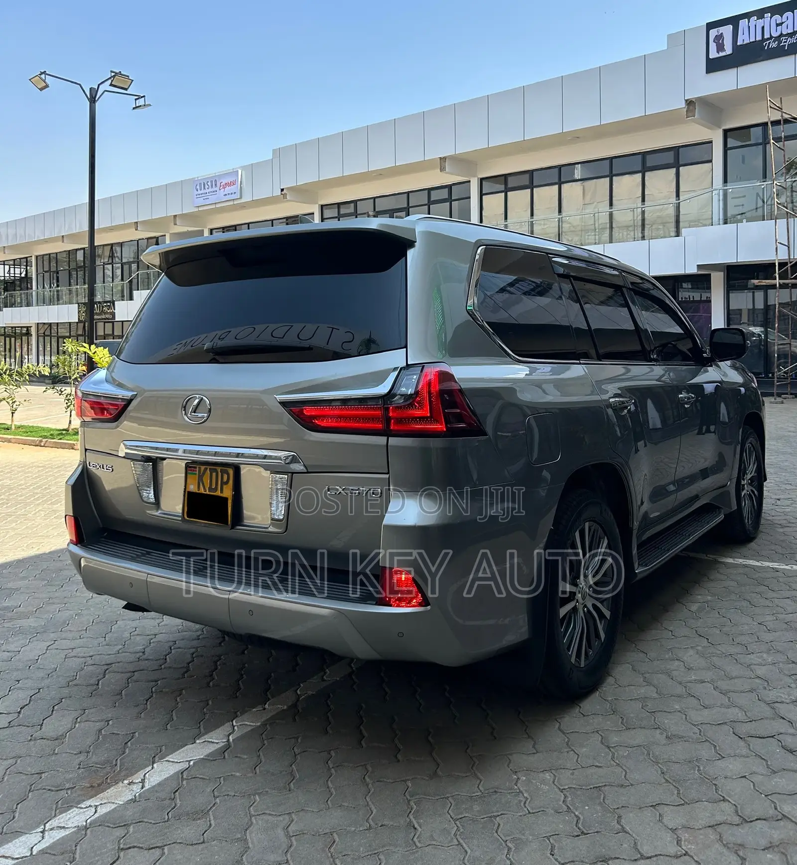 Lexus LX 570 AWD 2016 Silver