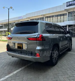 Lexus LX 570 AWD 2016 Silver