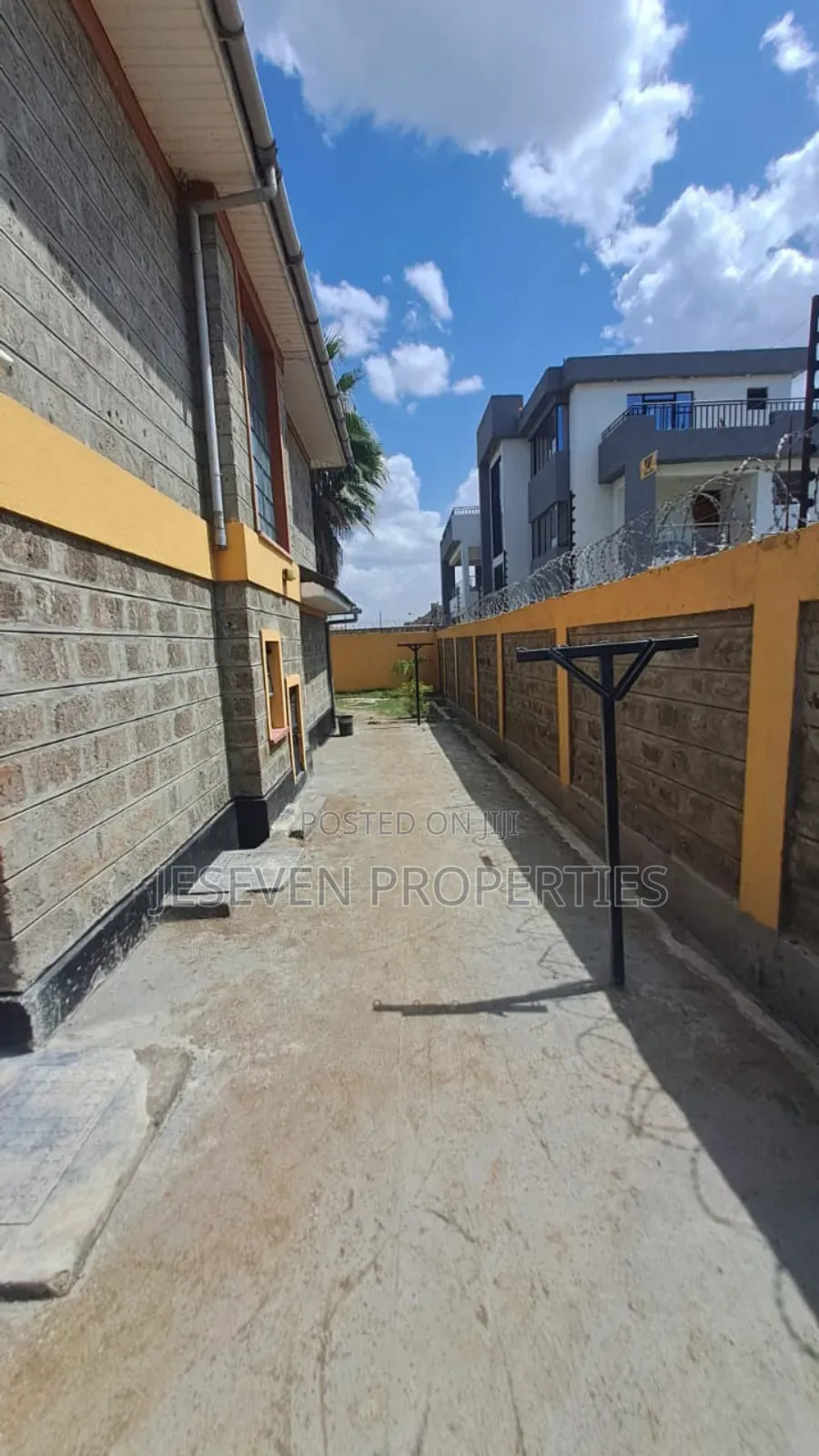 3bdrm Maisonette in Katani for sale