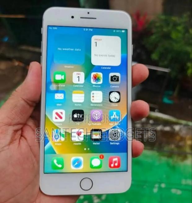 Apple iPhone 8 Plus 64 GB White - main view